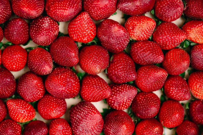 点击大图看下一张：颜值高的大草莓图片欣赏