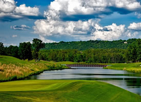优美的高尔夫球场风景图片