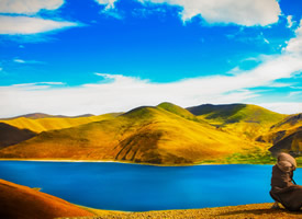 西藏羊卓雍措湖唯美风景桌面壁纸