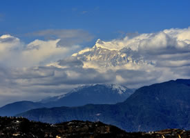 尼泊尔雪山风景壁纸图片