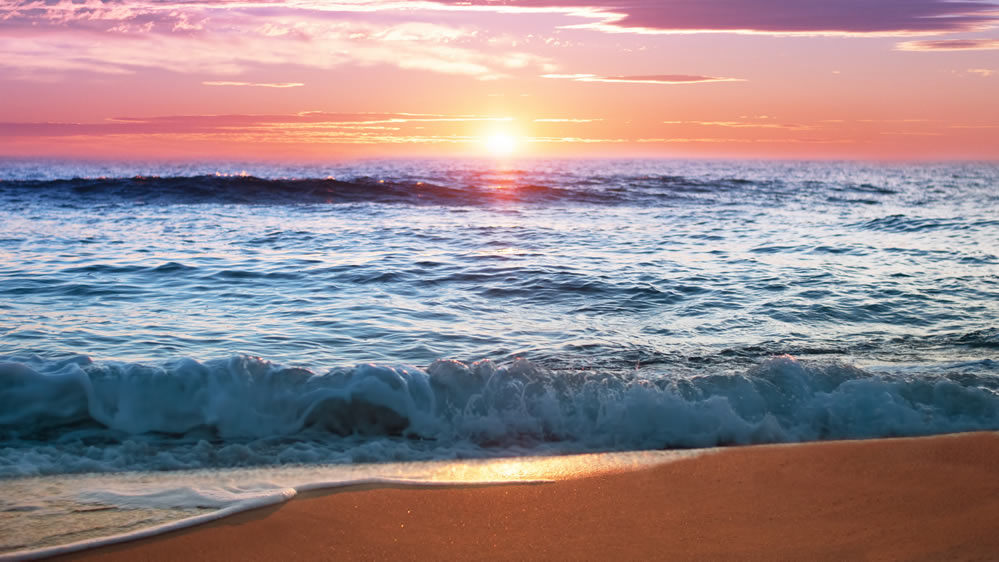 点击大图看下一张：唯美海边日出风景壁纸