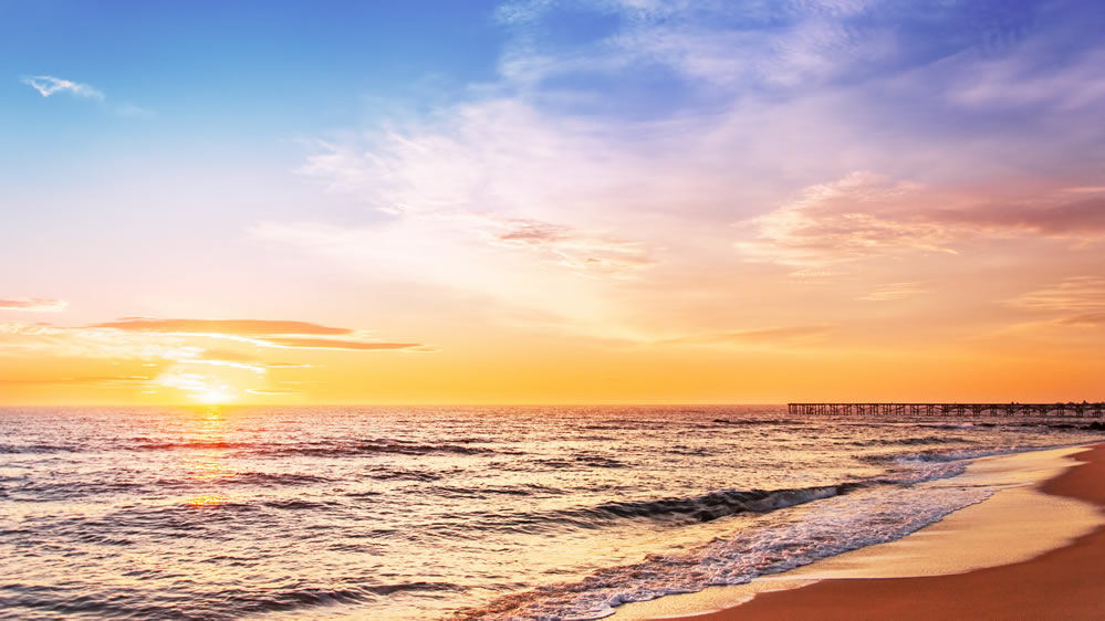 点击大图看下一张：唯美海边日出风景壁纸