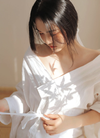 日系性感美女白皙诱惑私服写真图片