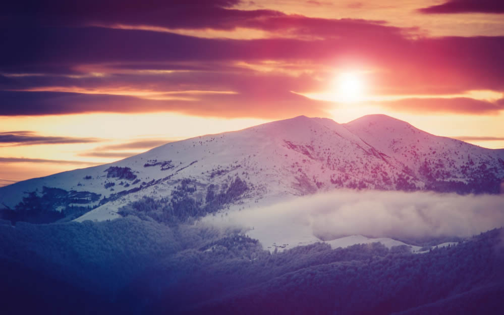 点击大图看下一张：雪山夕阳风景壁纸图片