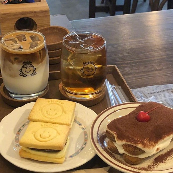 点击大图看下一张：韩国Their Coffee的可爱甜品