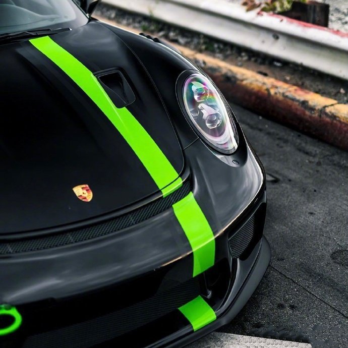 点击大图看下一张:保时捷911 GT3 RS美图欣赏