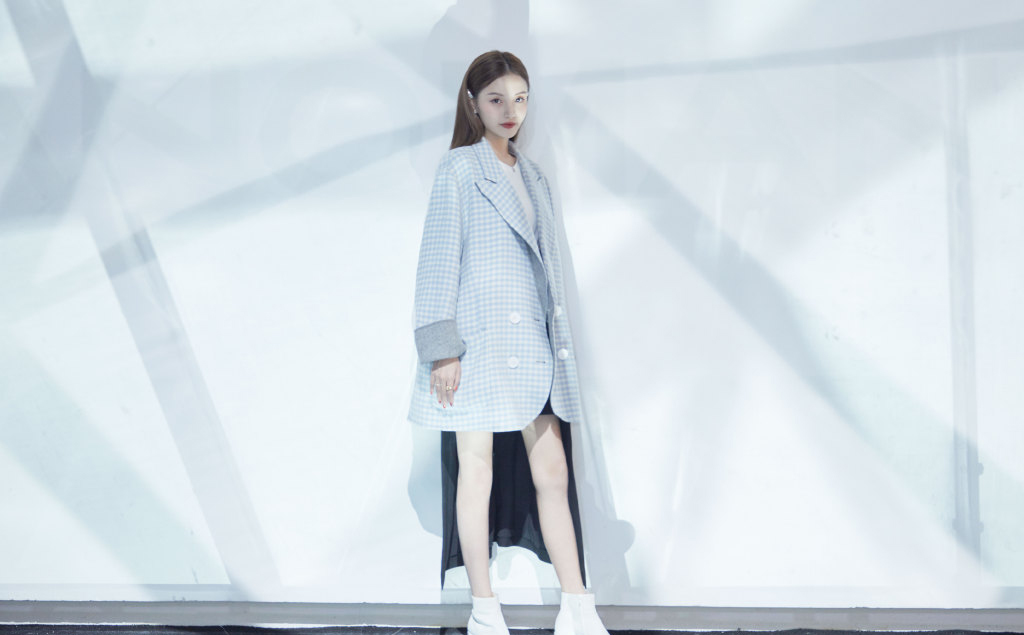 点击大图看下一张:林小宅清爽甜美活动照图片
