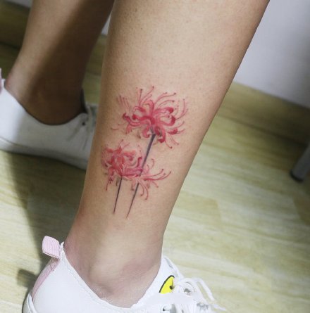 点击大图看下一张：曼陀罗花纹身 9款漂亮红色彼岸花的纹身图片