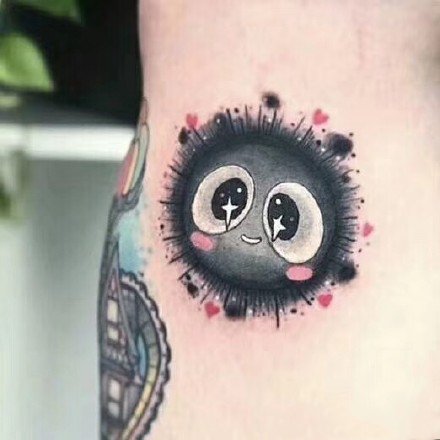 点击大图看下一张：宫崎骏动画里的灰尘煤球小精灵9款纹身作品