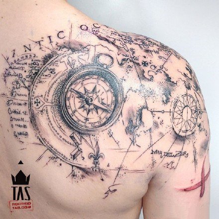 点击大图看下一张：指南针刺青 16款精美的指南针主题纹身作品图案