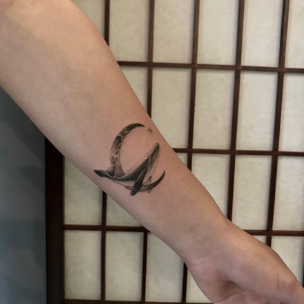 点击大图看下一张：桂林纹身 广西桂林鲸墨刺青的几款纹身店作品