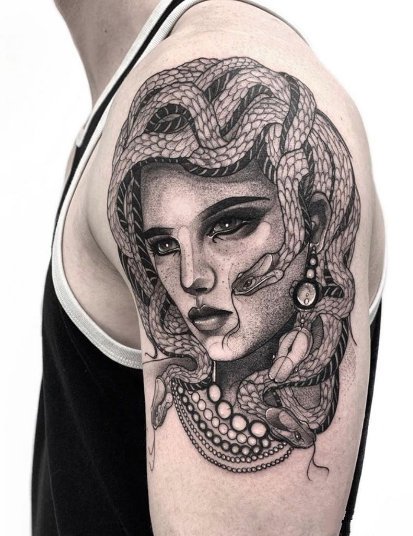 点击大图看下一张：9款美杜莎蛇发女郎的纹身作品图