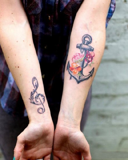 点击大图看下一张：水彩花朵和船锚主题的一组船锚纹身图案