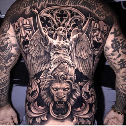 点击大图看下一张：霸气的9款欧美大满背纹身作品图片