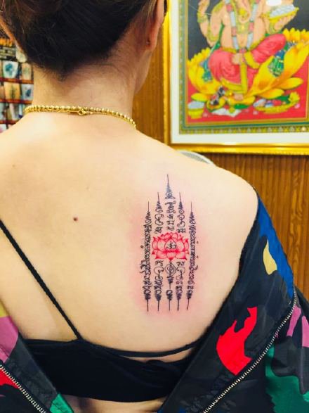 点击大图看下一张：泰国刺符主题的9款纹身作品图片
