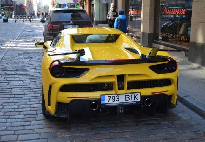 点击大图看下一张：法拉利488 Spider Mansory Siracusa 4XX