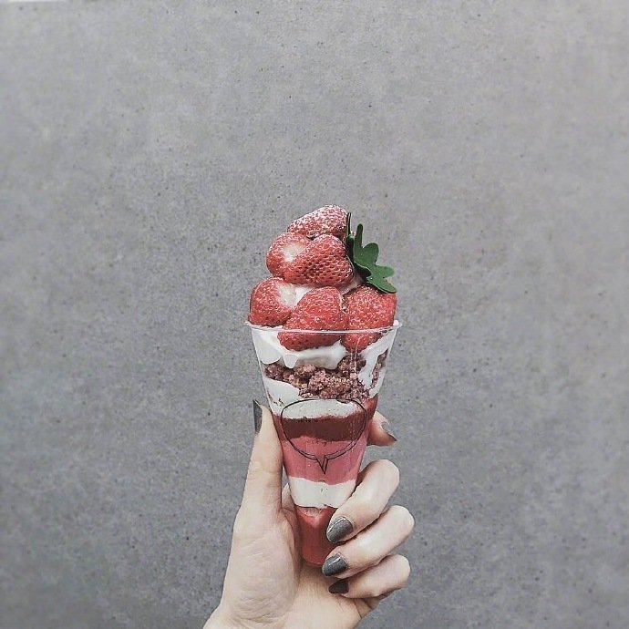 点击大图看下一张：热爱一切和草莓有关的食物