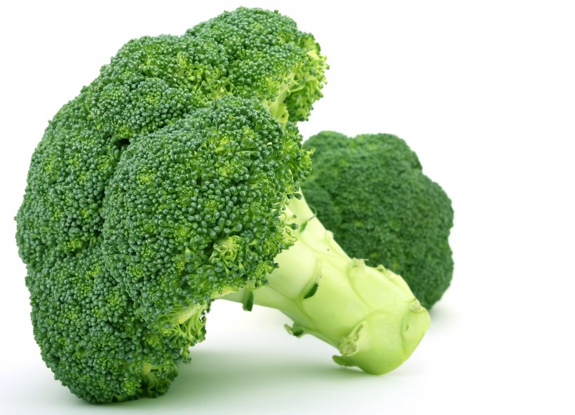 点击大图看下一张：营养丰富的绿色蔬菜西兰花图片