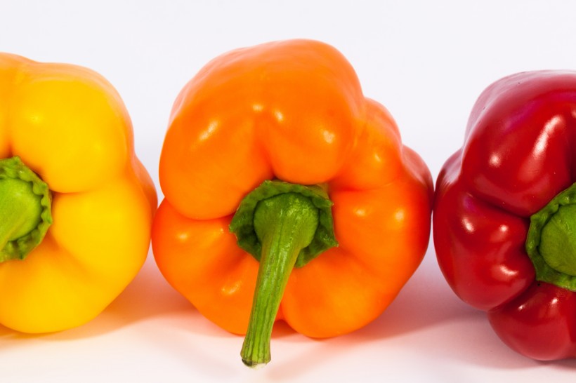 点击大图看下一张：新鲜美味的的柿子椒图片