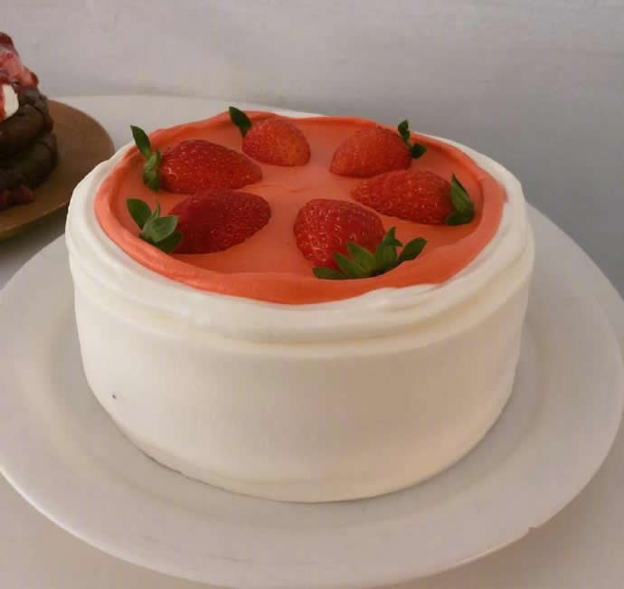 点击大图看下一张：美味的草莓蛋糕图片，