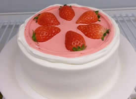 美味的草莓蛋糕图片，