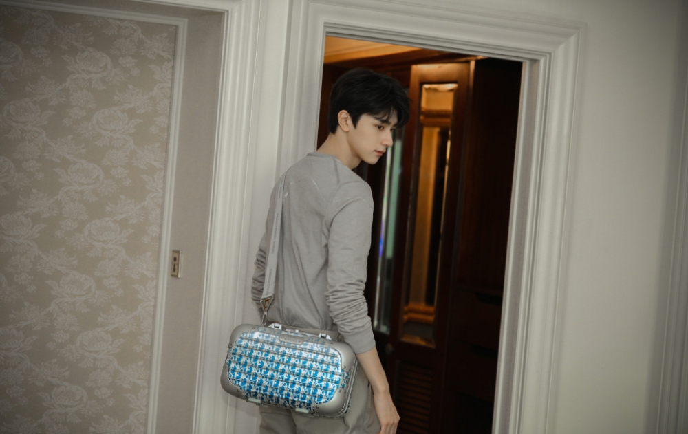 点击大图看下一张:明星林一酷帅品牌活动写真图片