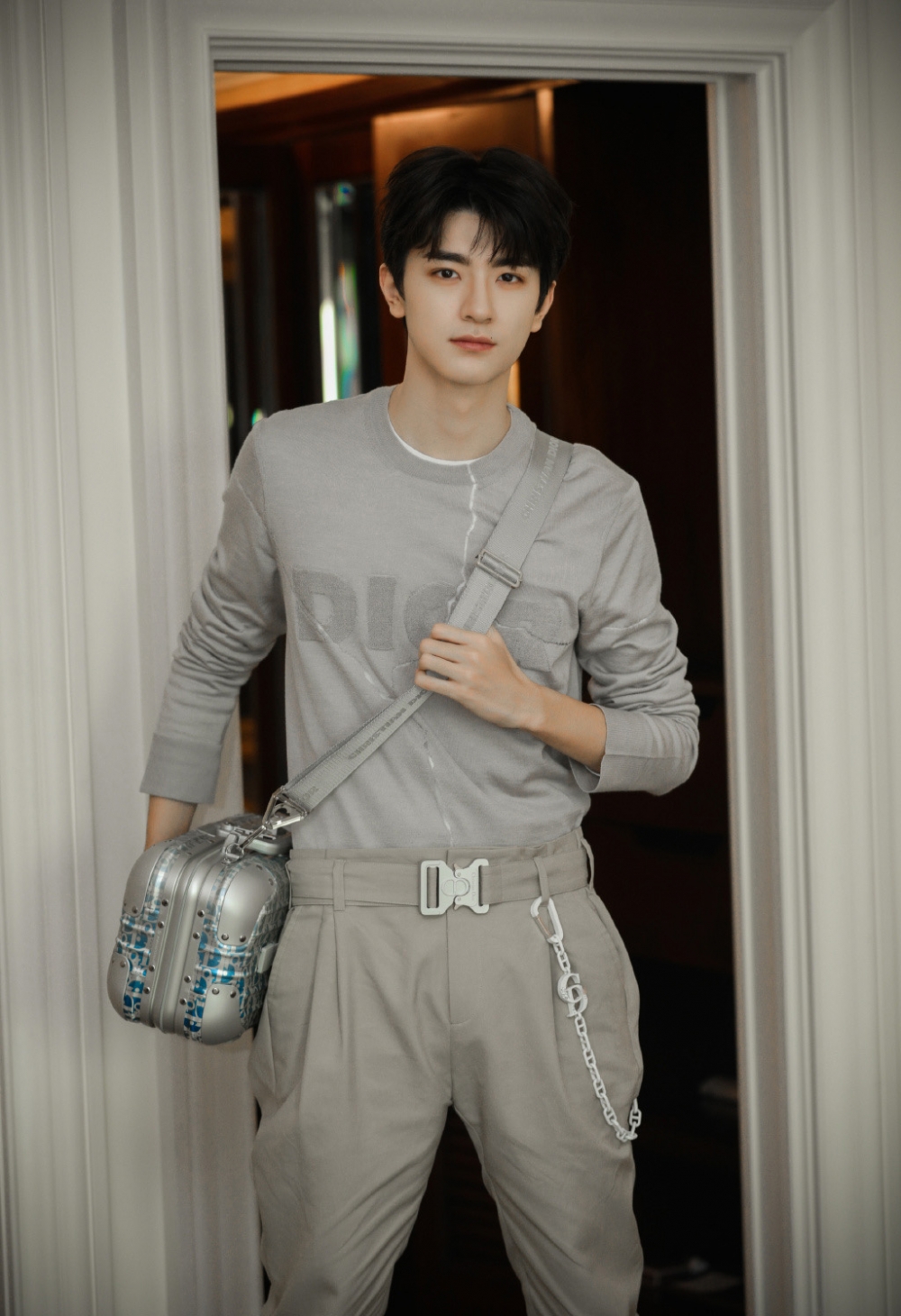 点击大图看下一张：明星林一酷帅品牌活动写真图片