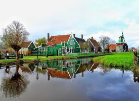 荷兰桑斯安斯风车村，美的像一副油画