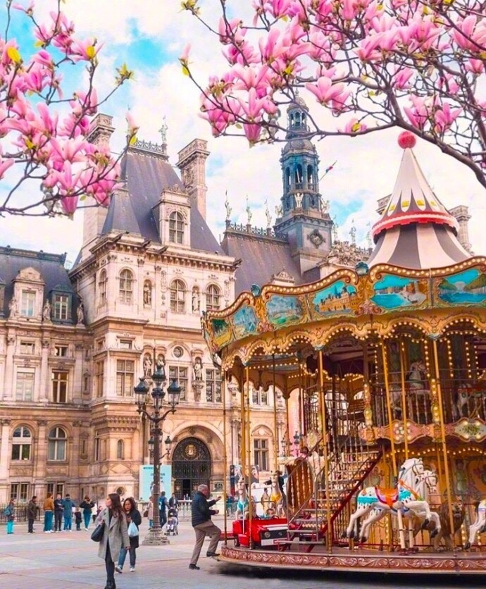 点击大图看下一张：想和喜欢的人去一次春天的巴黎
