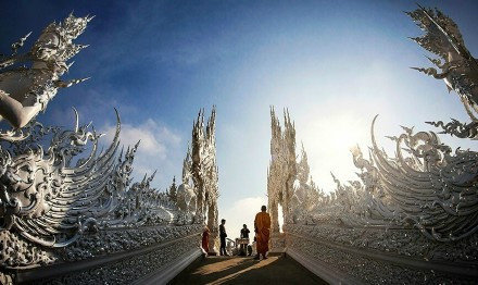 点击大图看下一张：一组泰国白庙图片欣赏