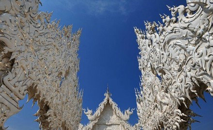 点击大图看下一张：一组泰国白庙图片欣赏