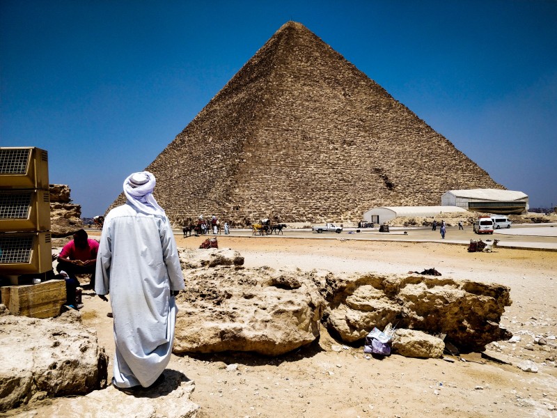 点击大图看下一张：精巧宏伟的古埃及金字塔图片