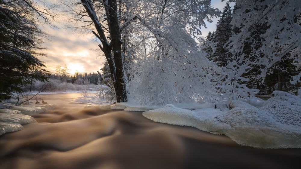 点击大图看下一张：精选大自然唯美雪景图片桌面壁纸