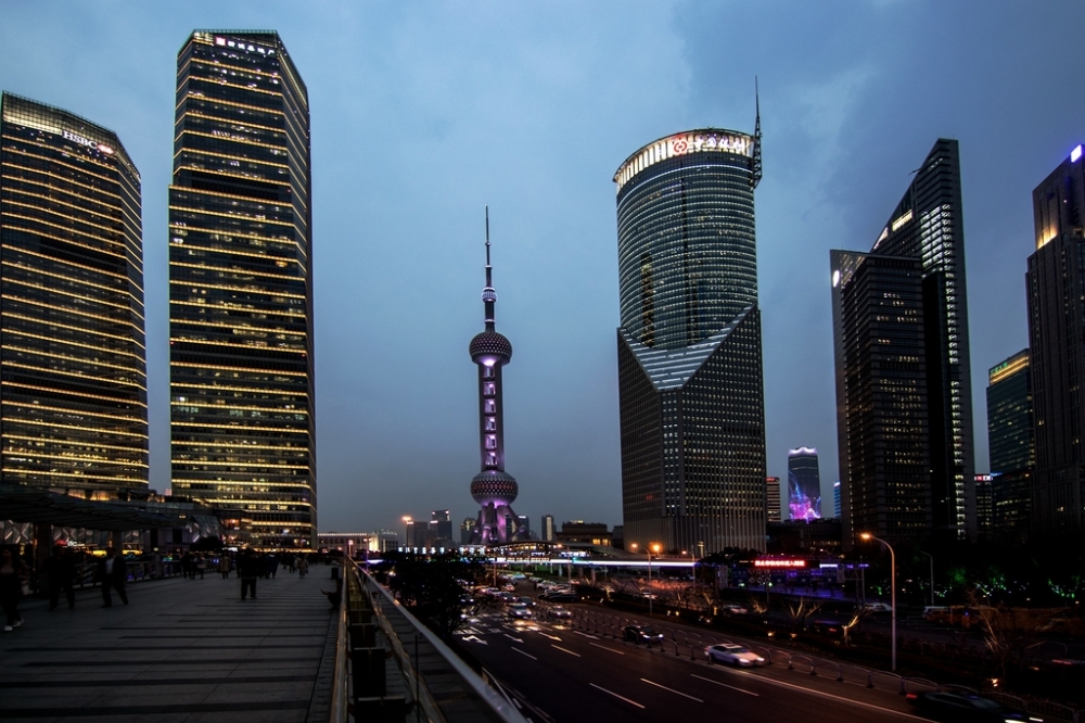 点击大图看下一张：上海陆家嘴夜景图片