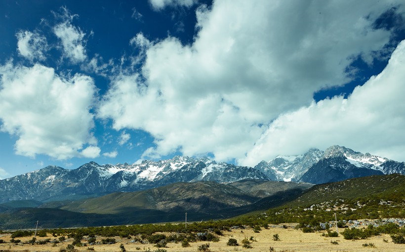 点击大图看下一张：唯美壮观的玉龙雪山风景图片