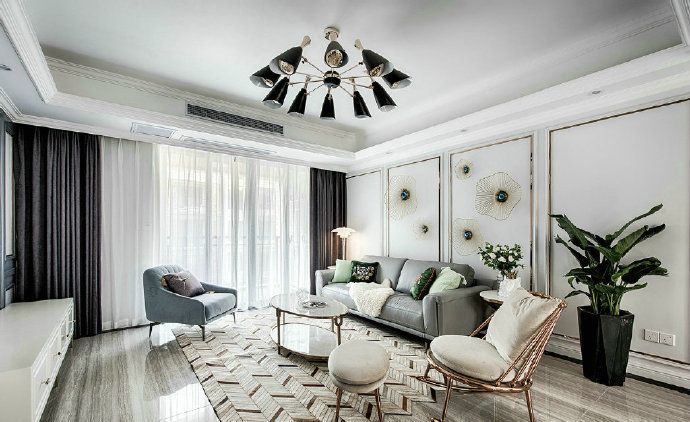 点击大图看下一张：现代三居室，烟灰蓝与金色完美配合