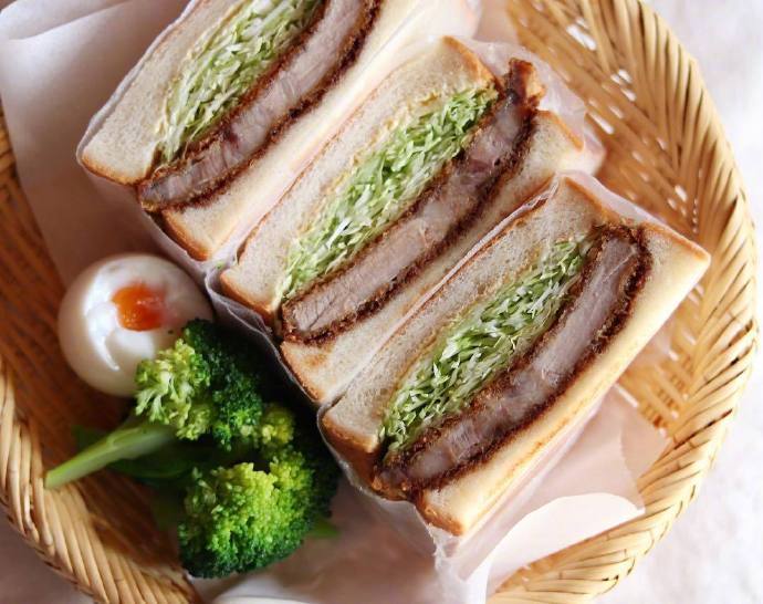 点击大图看下一张：一组精致的三明治美食图片
