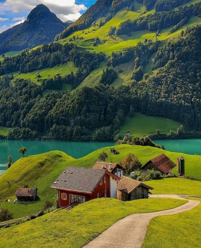 点击大图看下一张：瑞士因特拉肯小镇，静谧的北欧乡村生活