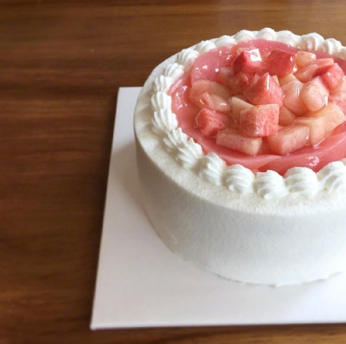 点击大图看下一张：超好看的水蜜桃蛋糕