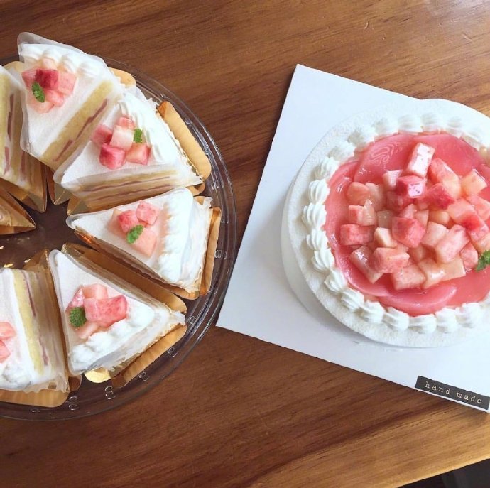 点击大图看下一张：超好看的水蜜桃蛋糕