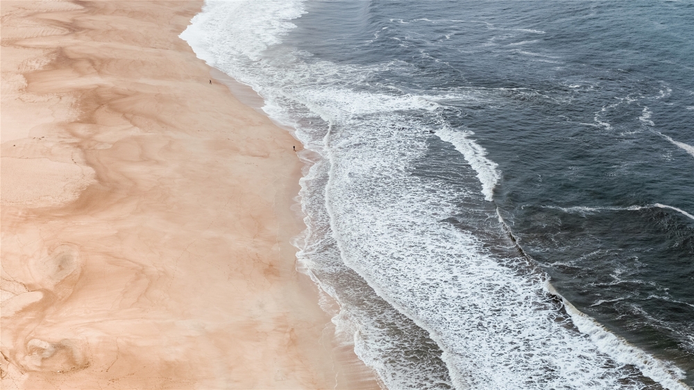 点击大图看下一张：唯美海洋沙滩高清桌面壁纸