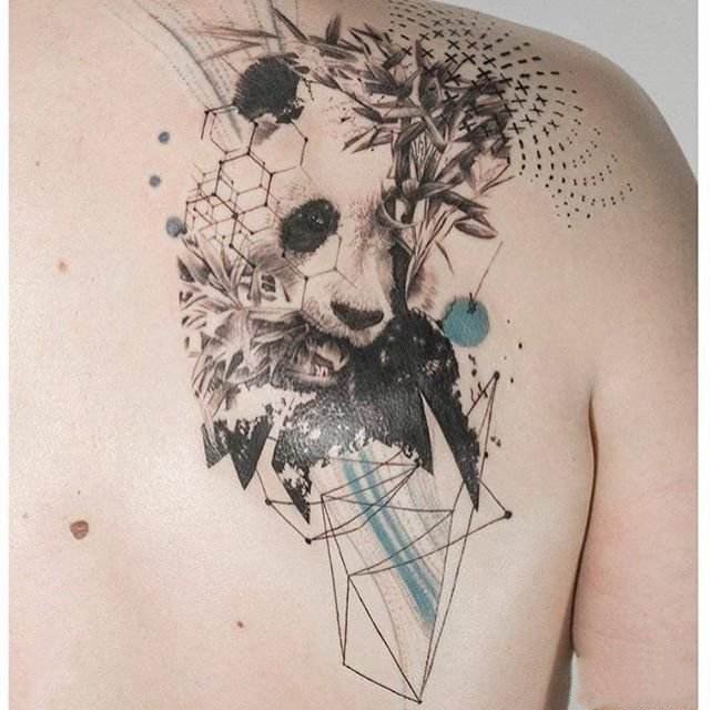 点击大图看下一张：熊猫纹身 15款国宝熊猫主题的纹身作品图案