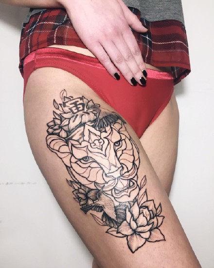 点击大图看下一张：女生大腿侧部漂亮性感的8款纹身作品