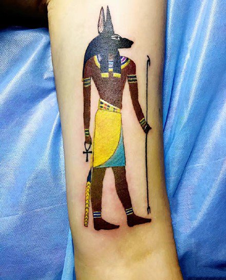 点击大图看下一张：埃及死神阿努比斯的21款纹身作品