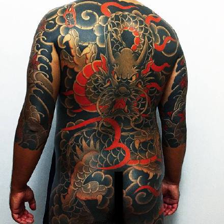 点击大图看下一张：老传统日式全胛大满背的6款纹身作品