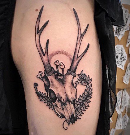 点击大图看下一张：小鹿纹身  好看的一组小鹿鹿头纹身作品