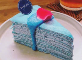 精致的蓝色小蛋糕图片