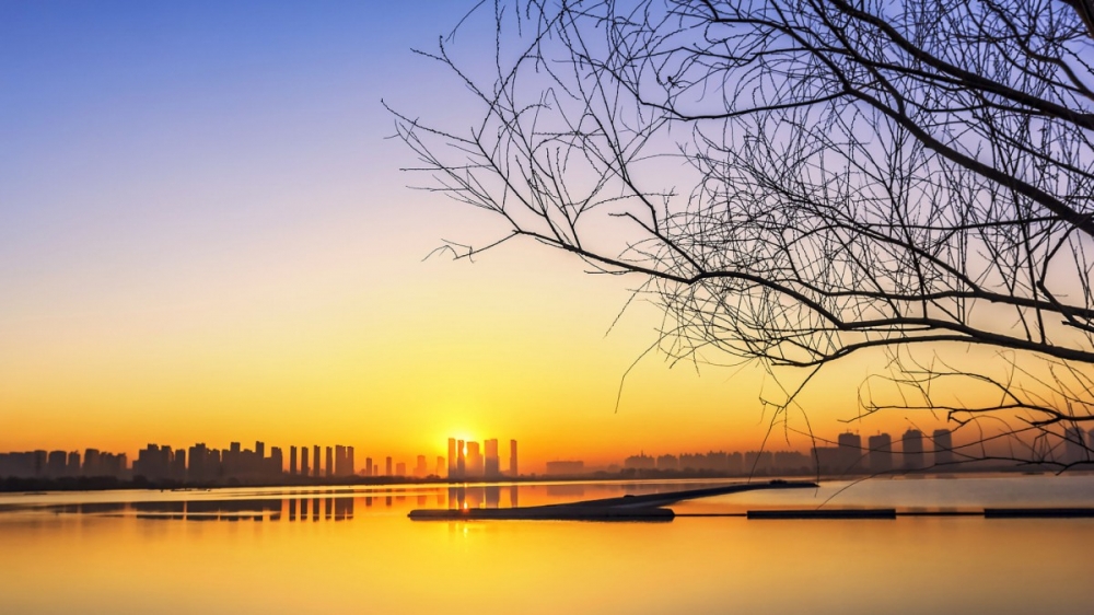 点击大图看下一张：山西晋阳湖黄昏风景图片