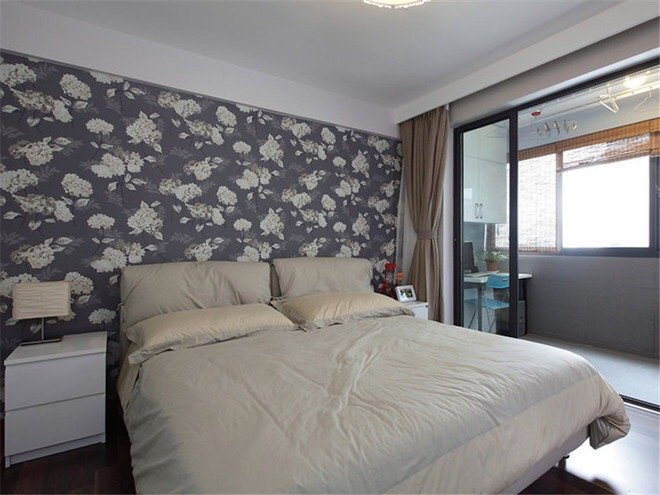 点击大图看下一张：65平简约风小户型二居室，温馨浪漫而又舒适的小窝