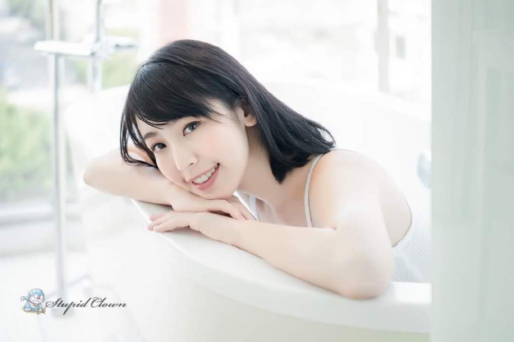 点击大图看下一张:极品美女浴室湿身诱惑写真图片